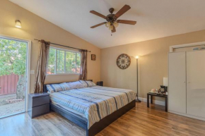 King room,King bed, private entry, ensuite bath and kitchen